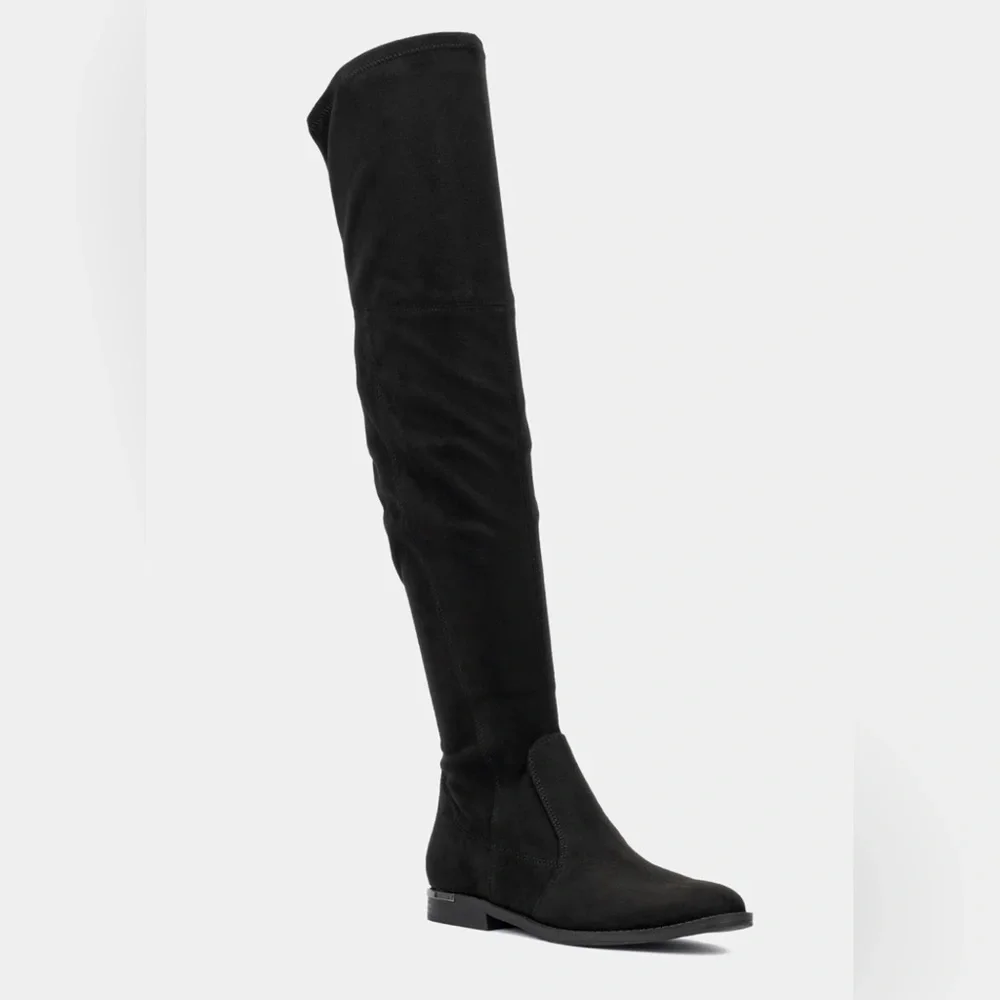 MARC FISHER. Renn Boot. Note: No Box and a little repair on the zip image shown